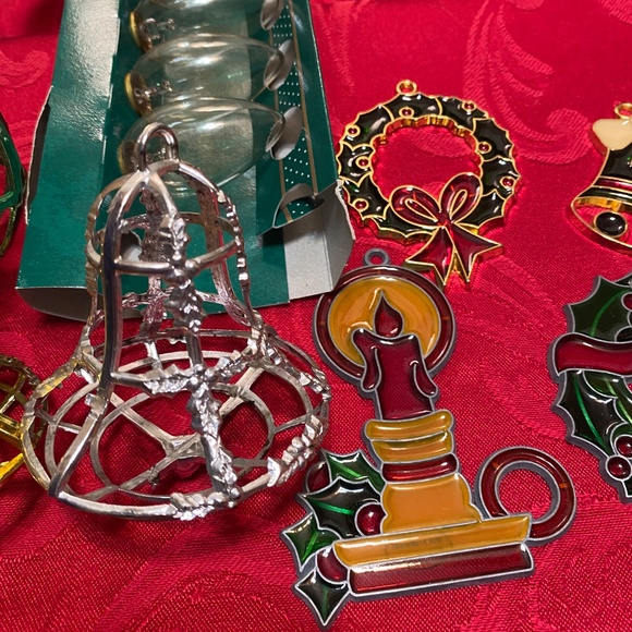 Assorted Christmas Holiday Decorations - Picture 3 of 6